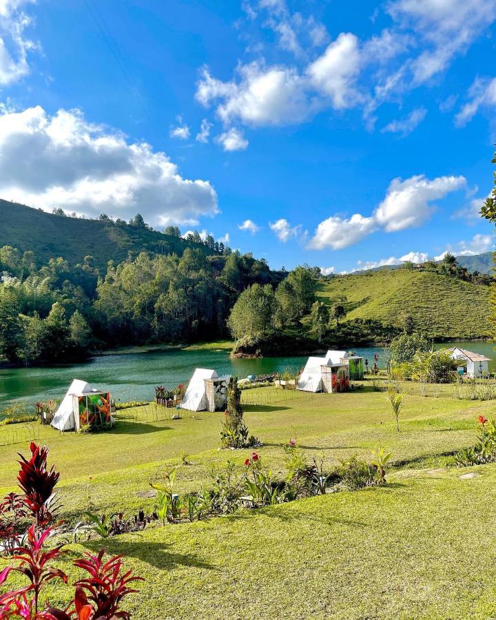 Aw Guatape Glamping Resort エクステリア 写真